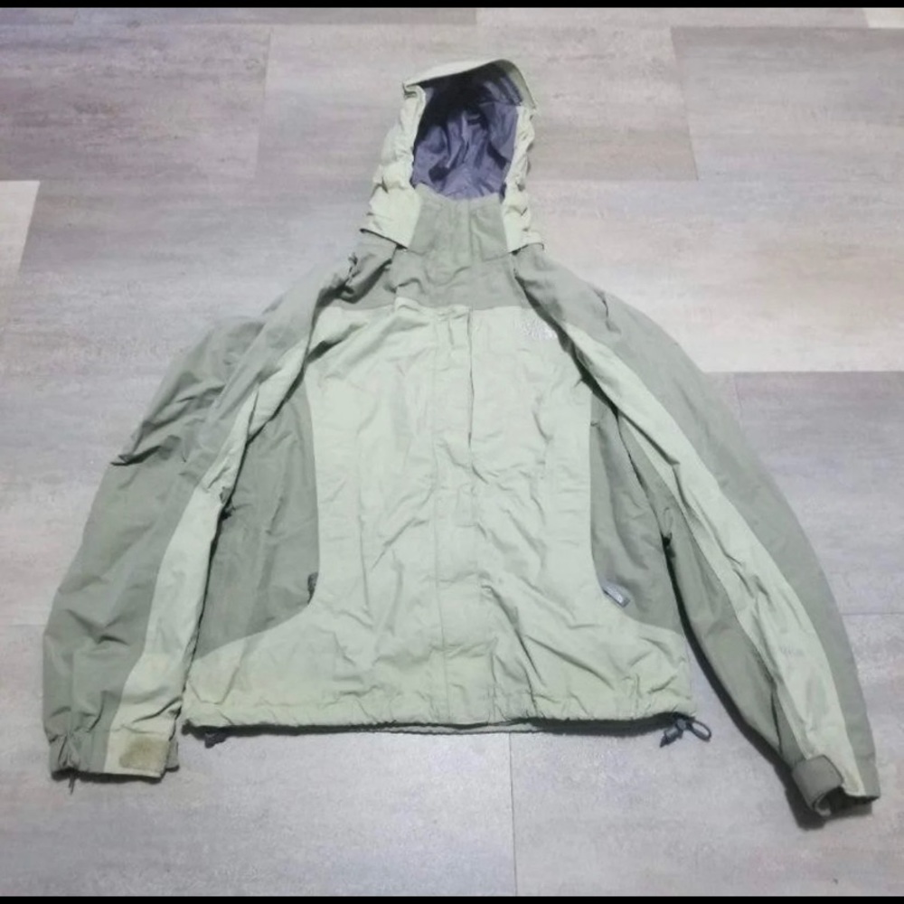 North face snowboarding jacket - women’s medium